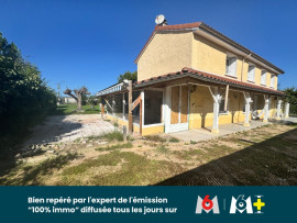 
                                                                                        Vente
                                                                                         Maison avec Piscine à Mornand en Forez