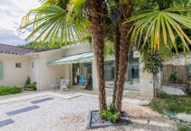 Vente
Maison avec piscine intérieur