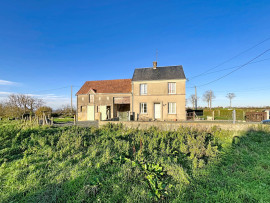 
                                                                                        Vente
                                                                                         Maison avec potentiel d'agrandissement et grand terrain à 10