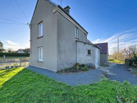 
                                                                                        Vente
                                                                                         Maison avec potentiel d'agrandissement et grand terrain à 10