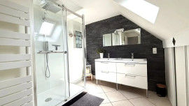 
                                                                                        Vente
                                                                                         Maison avec sous-sol total 6 pièces 143m²