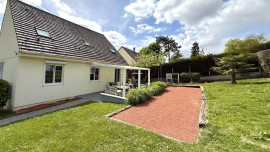 
                                                                                        Vente
                                                                                         Maison avec sous-sol total 6 pièces 143m²
