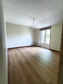 
                                                                                        Location
                                                                                         Maison avec terrasse 5 Km des Eyzies