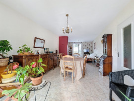 
                                                                                        Vente
                                                                                         Maison avec véranda, 4 chambres, SAINT-LO proche des commodi
