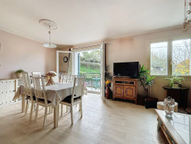 
                                                                                        Vente
                                                                                         Maison avec vie de plain-pied, jardin arboré et sous-sol com
