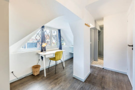 
                                                                                        Colocation
                                                                                         Maison - Chambre 12m² - Chatillon - 957€/mois CC
