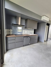 Vente
Maison contemporaine avec toiture végétalisée.