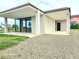 Vente
Maison contemporaine avec toiture végétalisée.