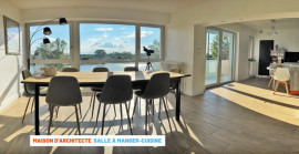 
                                                                                        Vente
                                                                                         MAISON D’ARCHITECTE 155 M2 À LA CHARITÉ SUR LOIRE