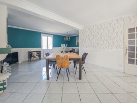 
                                                                                        Vente
                                                                                         Maison d'architecte 220 m2 à Bessay-sur-Allier