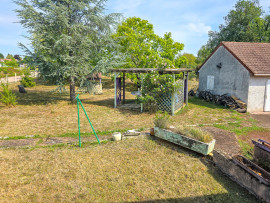
                                                                                        Vente
                                                                                         Maison d'architecte 220 m2 à Bessay-sur-Allier