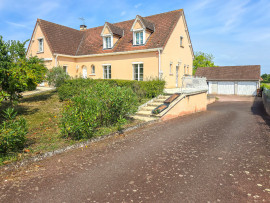 
                                                                                        Vente
                                                                                         Maison d'architecte 220 m2 à Bessay-sur-Allier
