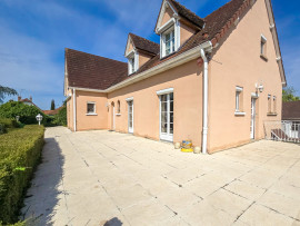 
                                                                                        Vente
                                                                                         Maison d'architecte 220 m2 à Bessay-sur-Allier