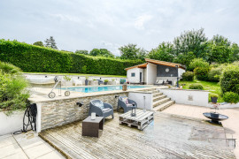 
                                                                                        Vente
                                                                                         Maison d'architecte 4 chambres avec piscine