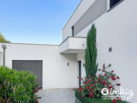 
                                                                                        Vente
                                                                                         Maison d'architecte contemporaine 6/7 pièces