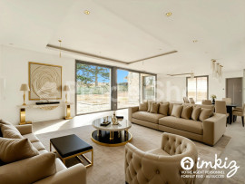 Vente
Maison d'architecte de 206m² - piscine et brasero