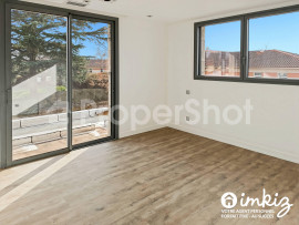 Vente
Maison d'architecte de 206m² - piscine et brasero