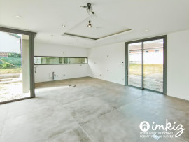 Vente
Maison d'architecte de 206m² - piscine et brasero