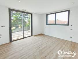 Vente
Maison d'architecte de 206m² - piscine et brasero