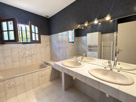 
                                                                                        Vente
                                                                                         Maison de 128m2 avec piscine