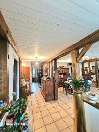 Vente
Maison de 214m2 avec dépendances