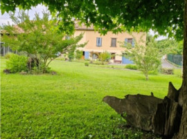 Vente
Maison de 214m2 avec dépendances