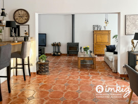 
                                                                                        Vente
                                                                                         Maison de 228 m2 + dépendances  de 28  m2