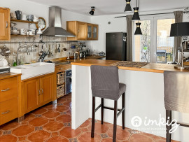 
                                                                                        Vente
                                                                                         Maison de 228 m2 + dépendances  de 28  m2