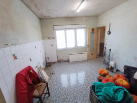 
                                                                                        Vente
                                                                                         Maison de 85m2 sur un hectare de terrain