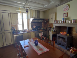 Vente
                                                                                Maison de bourg avec dépendance et piscine