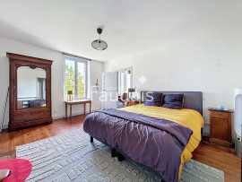 
                                                                                        Vente
                                                                                         Maison de caractère 253m2, proche Brécey - 30 min Mont Saint