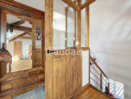 
                                                                                        Vente
                                                                                         Maison de caractère 253m2, proche Brécey - 30 min Mont Saint
