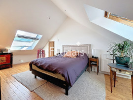 
                                                                                        Vente
                                                                                         Maison de caractère 253m2, proche Brécey - 30 min Mont Saint