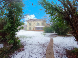 
                                                                                        Location
                                                                                         Maison de caractère 4 chambres et jardin