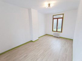 
                                                                                        Location
                                                                                         Maison de caractère 4 chambres et jardin