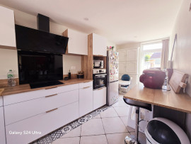 Vente
Maison de caractère à Bransat ( 03 )