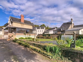
                                                                                        Vente
                                                                                         MAISON DE CARACTERE AVEC DEPENDANCE PROCHE COMMERCES
