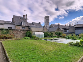 
                                                                                        Vente
                                                                                         MAISON DE CARACTERE AVEC DEPENDANCE PROCHE COMMERCES
