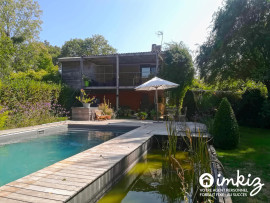 
                                                                                        Vente
                                                                                         Maison de caractère avec piscine