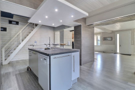 
                                                                                        Vente
                                                                                         Maison de caractère en pierre avec dépendance