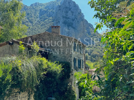 Vente
MAISON DE CARACTERE EN PIERRES, JARDIN ET BOSQUET, PLACE PARKING, AU PIED DU CHATEAU CATHARE