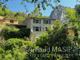 Vente
MAISON DE CARACTERE EN PIERRES, JARDIN ET BOSQUET, PLACE PARKING, AU PIED DU CHATEAU CATHARE