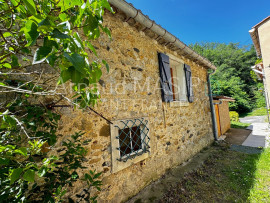 Vente
MAISON DE CARACTERE EN PIERRES, JARDIN ET BOSQUET, PLACE PARKING, AU PIED DU CHATEAU CATHARE