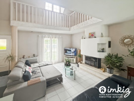 
                                                                                        Vente
                                                                                         Maison de charme 154 m2 - 7 pièces - 5 chambres