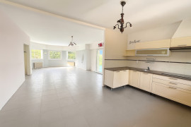 
                                                                                        Vente
                                                                                         Maison de charme avec piscine - bords de Mayenne