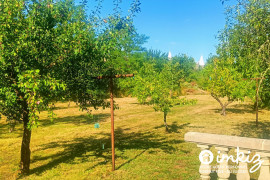 Vente
Maison de charme en pierre, 4 chambres, piscine.