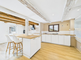 Vente
                                                                                Maison de charme rénovée, 142m2, terrasse, garages