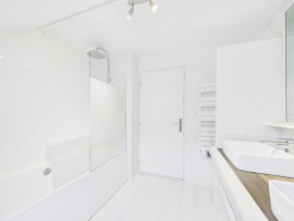 Vente
                                                                                Maison de charme rénovée, 142m2, terrasse, garages