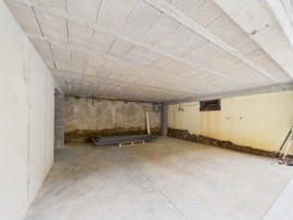 Vente
                                                                                Maison de charme rénovée, 142m2, terrasse, garages