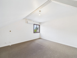 Vente
                                                                                Maison de charme rénovée, 142m2, terrasse, garages